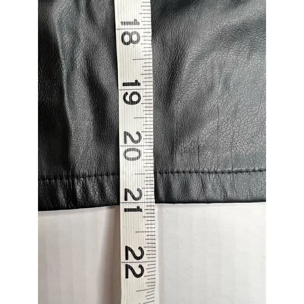 Vintage Extravaganza size 9/10 faux leather skirt